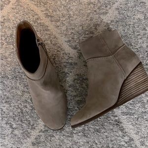 Lucky Brand size 9 wedges